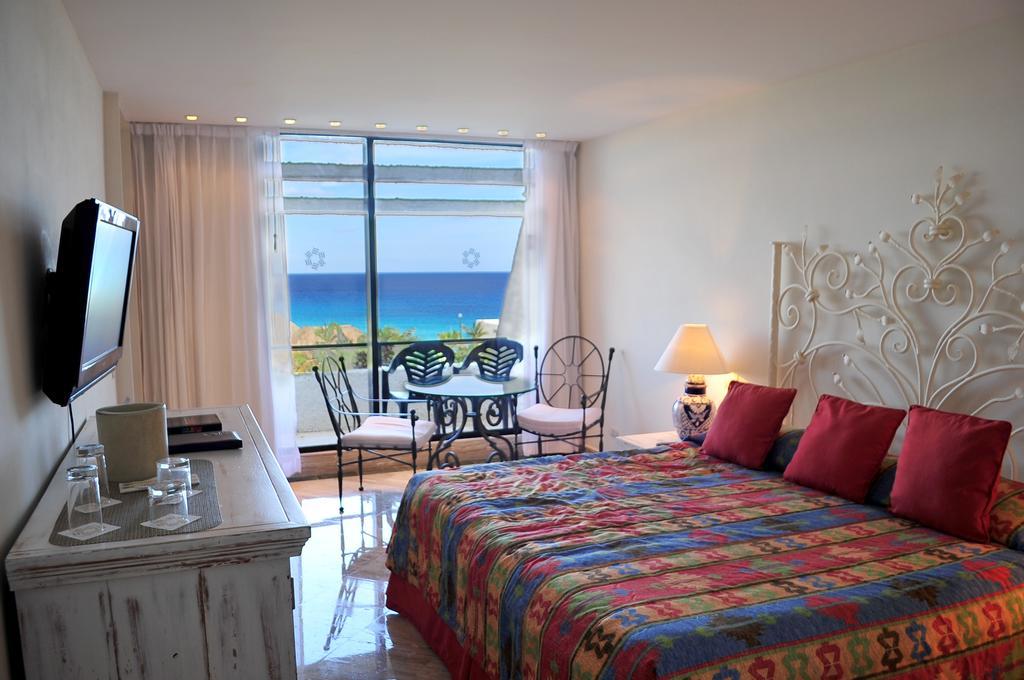 ホテル グランド オアシス カンクーン カンクン 部屋 写真 A room at the Iberostar Grand Hotel Bávaro